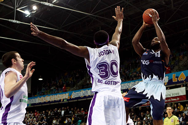 为中场枢纽 为中场枢纽