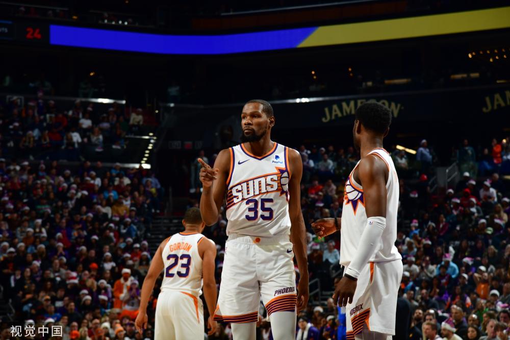 另外两位中 另外两位中